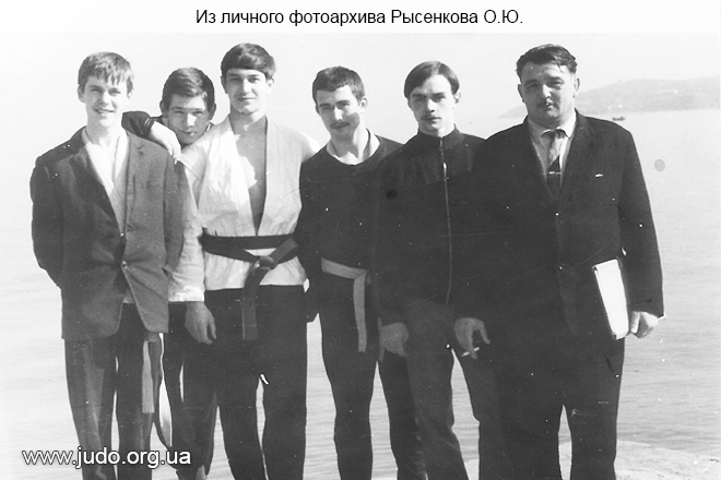 Г.В.Коновец с воспитанниками. Феодосия